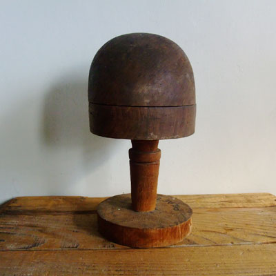 縁に少し変形あり銅の帽子型　アンティーク　レトロ　インテリア　シャビー　古道具