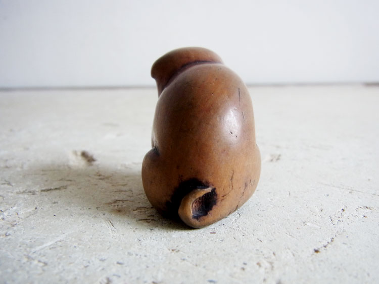 江戸時代後期頃・根付・黄楊 犬 | Netsuke,wood,cir 1800 - HUMI